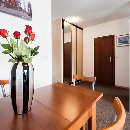 Superapart Banderii 4 - Na Woli Z Balkonem I Parkingiem Apartmán